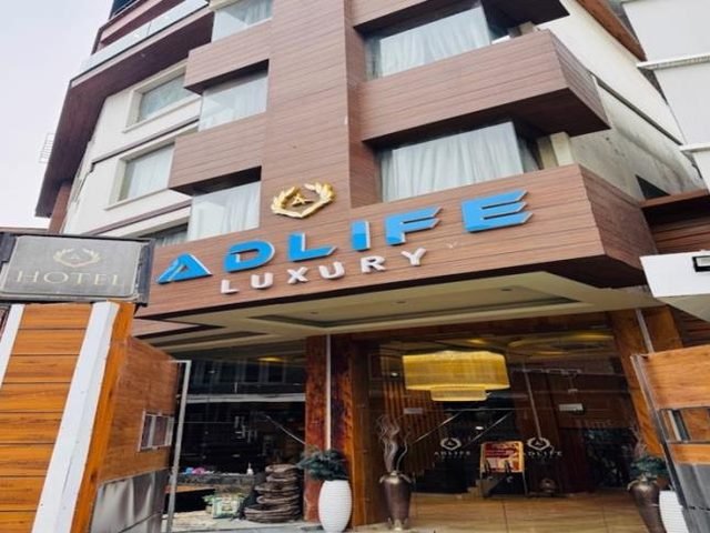 Hotel Adlife Luxury, Srinagar