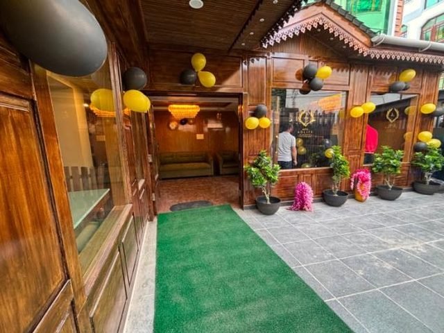Hotel Adlife Classic, Srinagar